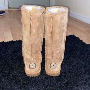 Size 6 bearpaw brown boots